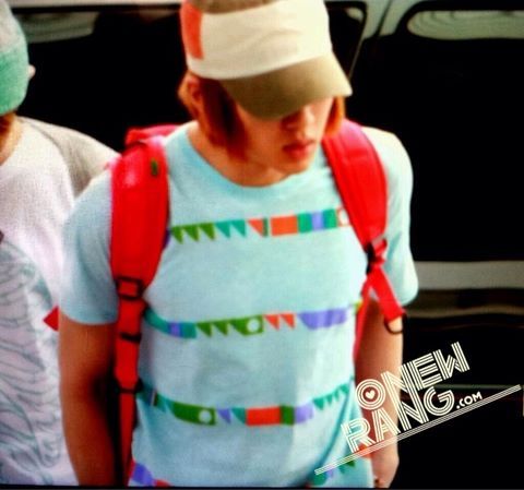 [120608 Onew Airport Pictures]