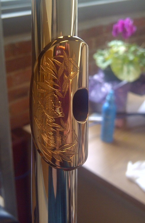 powellflutes:  Close up of the engraved headjoint that was in our repair shop.  It’s a si