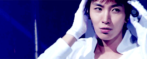  cutest gif ever. your eyes are shining pabo <3 and your smile ^^ now my soul is shining too <3 