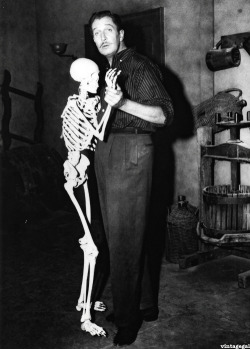 morbidlyfabulous:  Vincent Price on the set of House on Haunted Hill (1959) 