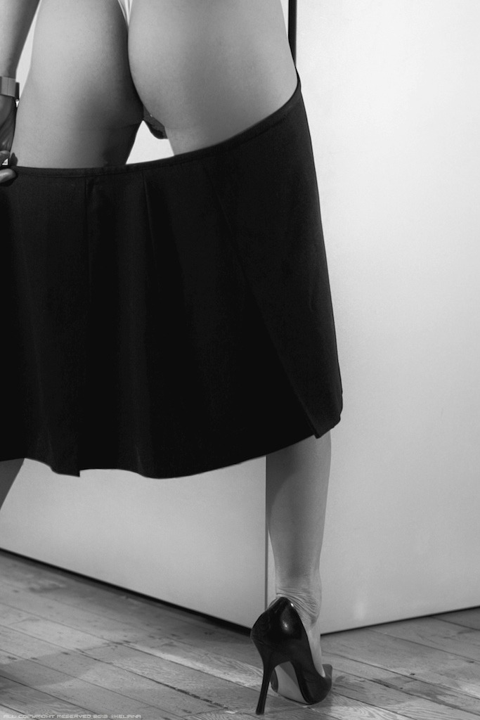 jackieinacloset:  uberfemme:  Is your PA trying to get a raise?   Oh my I want to
