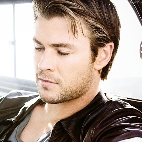 Girly, look at that MAN. *_*