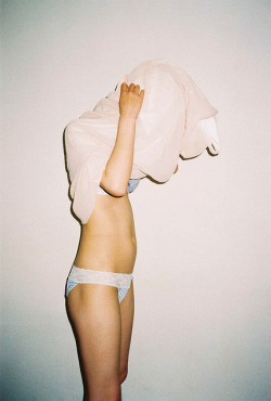 peitha:  untitled by Ren-Hang on Flickr.