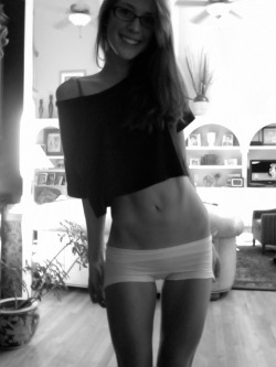 runningfor-wut:  Black and White thinspo Used to be minimal-eating 