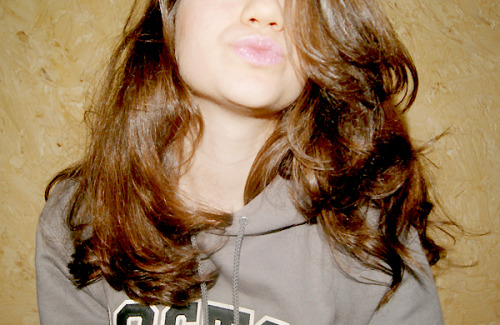 c-orporis:  a kiss for my lovely followers