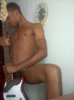 allkindsofblackdudes:  Play that funky music uncut boy. 