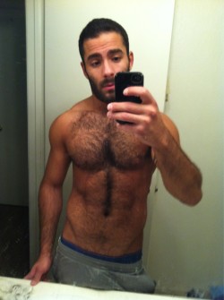 cmhcub:  (via Guys with iPhones) 