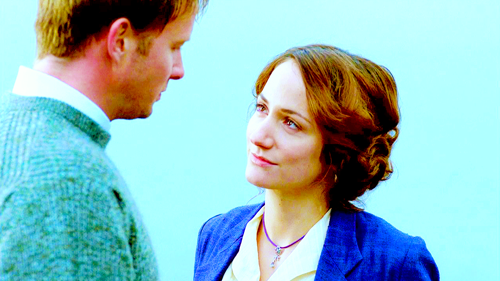 icapturetheperiodpieces:The 39 Steps (2008)I’m still not over how pretty they are.On the left, a tal