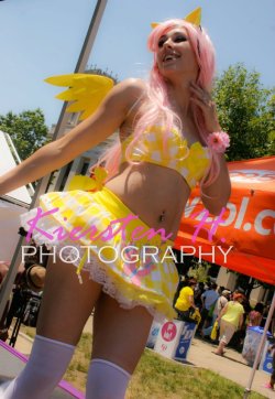electrokittenz:  fawnkitten:  Electro Kittenz  More shots from Pride 2012!  OHH THEY HAVE A TUMBRL &hellip;cool :D