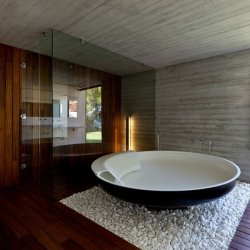 theclassyissue:  UFO Bathtub by Benedini Associati  there is nothing in this photo that I do not like.