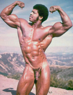 muscle–and-nerds:  Odl skool bodybuilder