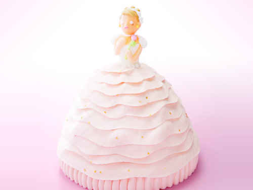 Princess Cake Can you believe it? You can eat the entire thing! There&rsquo;s strawberry sponge 