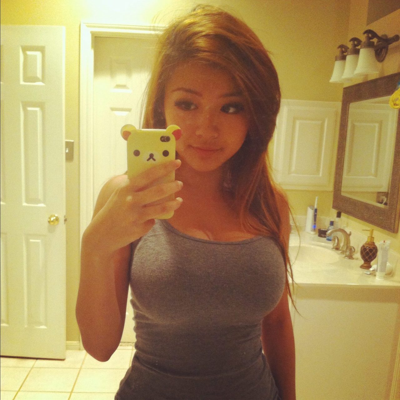 onlysexyasiangirls:  asianhoes:  vickibaybeee.tumblr.com  Vicki you got some amazing