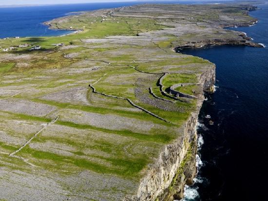 e-travelling:  Dun Aengus, Inishmore, Aran islands, Ireland Celtic ring fort