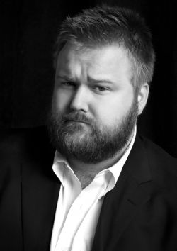 thedaddydepot:  Ok, I’m going to just admit to the world, right here, that I have a huge crush on Robert Kirkman. 