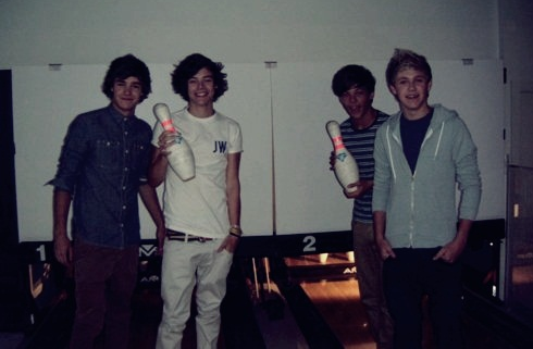 myboysonedirection:  The day Lou & Harold broke the bowling alley. 