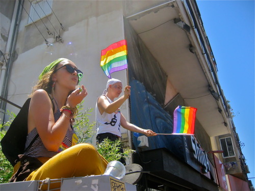zaatarwitholives: werdtothewise: Tel Aviv Pride: A Gay Ol’ Time Two relevant translations for 