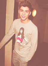 zaynner-deactivated20150819:  stopthefuse asked: Zayn Malik or Miley Cyrus? 