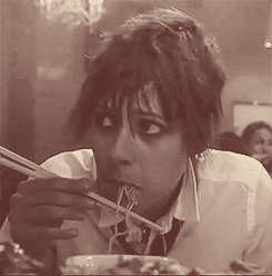 blondehairandcrookedteeth:  I didn’t know I could want to fuck someone eating so