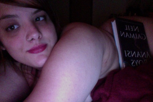 bookznslutz: slutty book lovers unite! something i can get behind. &lt;3. Reading Naked