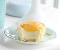 oohhhbaby:  mini lemon cheesecakes