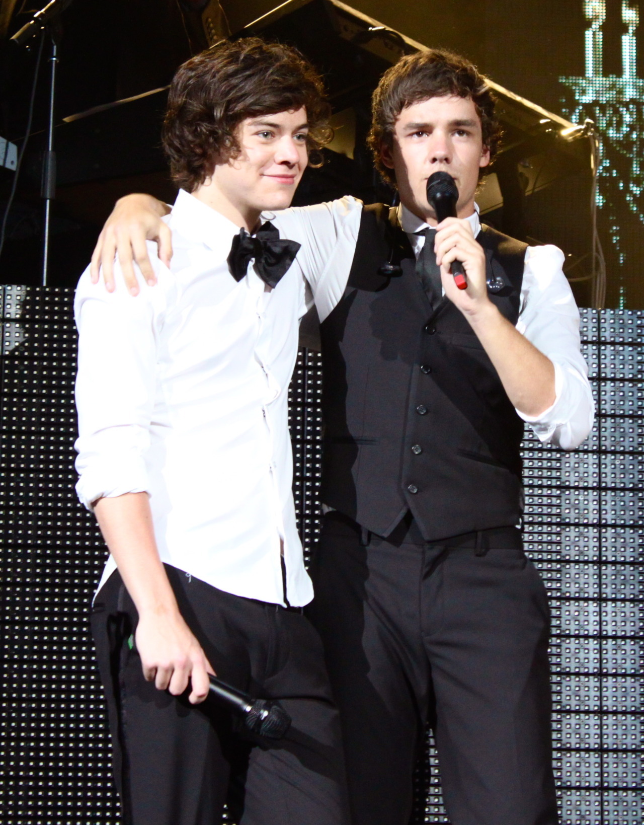 helloimvictoria:  Lirry (: June 8, 2012 San Diego, CA Viejas Arena 