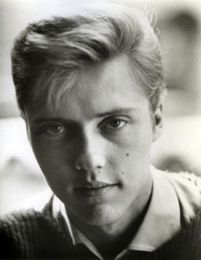 marielikestodraw:panurricane:marielikestodraw:derplodge:desireexelyda:Young Christopher Walken looks