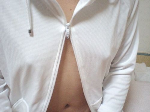 貧乳？