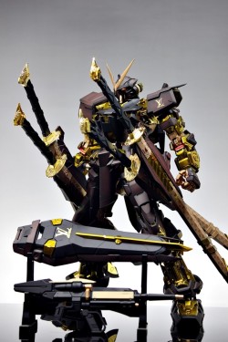 900912:  rebootandrei:  ★ ☆  ASTRAY LOUIS VUITTON HAS 4 SWORDS OMG 