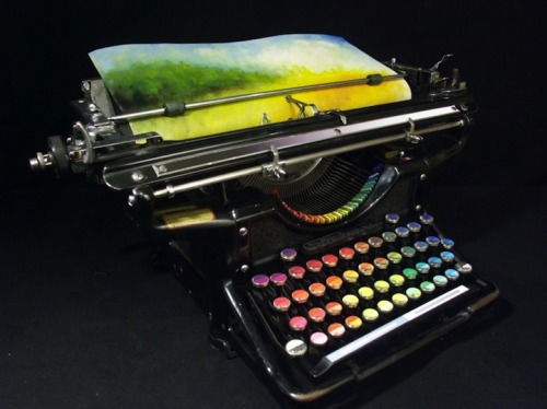 jedithepirateninja:  awesomepractice:  omg I want one devidsketchbook:  atavus Chromatic Typewriter by Tyree Callahan   This. THIS.  
