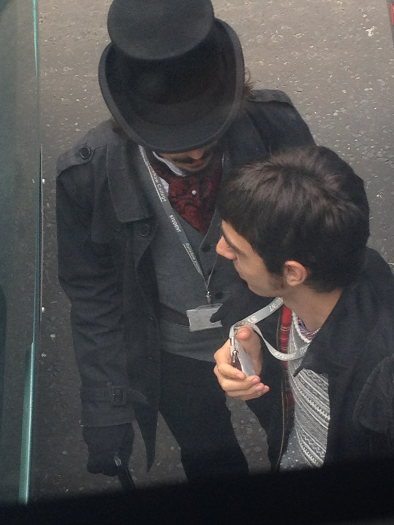 vocaroo:  there’s this boy on my bus that wears the same top hat, suit and cane