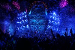 extravagant-living:  Q-Dance festival 2012 @ EDC Las Vegas