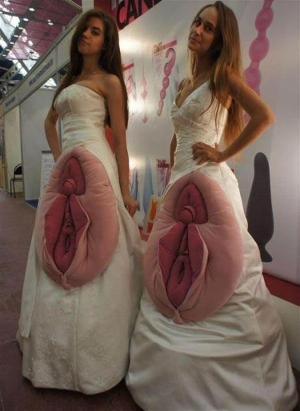 iwillmindfuckyou:  nikkii-beee:  breadfishs:  My prom dress  That is a vagina.  what