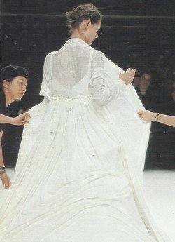 ankosv:malgosia bela at yohji yamamoto spring summer 1999