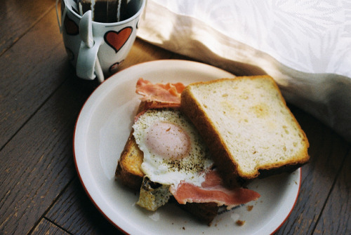 farfelus:morning mess. by +++ponyrock+++ on Flickr.