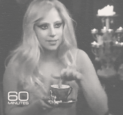 0hmygaga:  lady gaga + teacup 