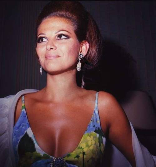 lady-retro: Claudia Cardinale She is beautiful, so so beautiful.