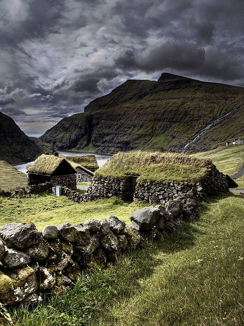 bluepueblo:  Ancient Stone House, The Faroe Islands photo via sister 