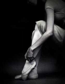 musiquevisuelle:  Ballerina lace up shoes
