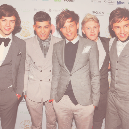 WHY DON'T I HAVE A LOUIS TOMLINSON