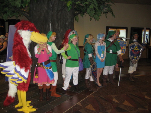 zulayawolf:My Loftwing cosplay at Colossalcon 2012The wind kept mussing up my fur and crown feathers