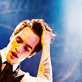 zaynmalikdancingtousher-deactiv:  if i wake in the morning, i only need two more