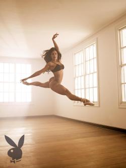 sexyathleticbodytype:  &gt;Aline Riscado ballet jump  Th3 Approv3d Watch3r(via imgTumble)
