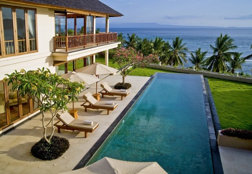 luxuryaccommodations:  Villa Asada - Bali, Indonesia This contemporary-styled luxury villa is comprised of two double-storey buildings, and the architecture is characterized by an abundance of space and light, elegance and graceful simplicity. It offers
