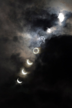 showslow:  alecshao - Solar eclipse photographs by various photographers in various places all over the world — not photoshopped 