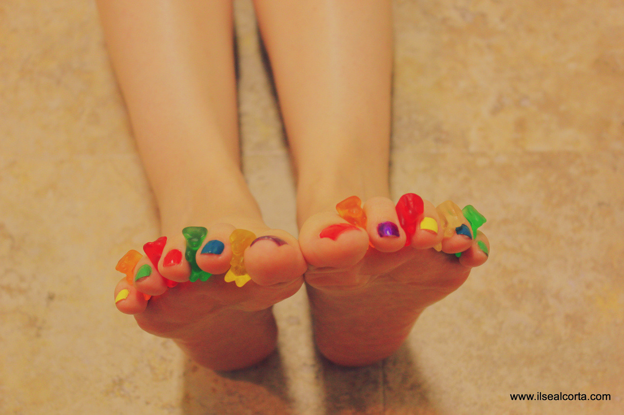 razil92:  myfeetblog:  They look cozy… haha. ;)  I’d lick and slowly eat them