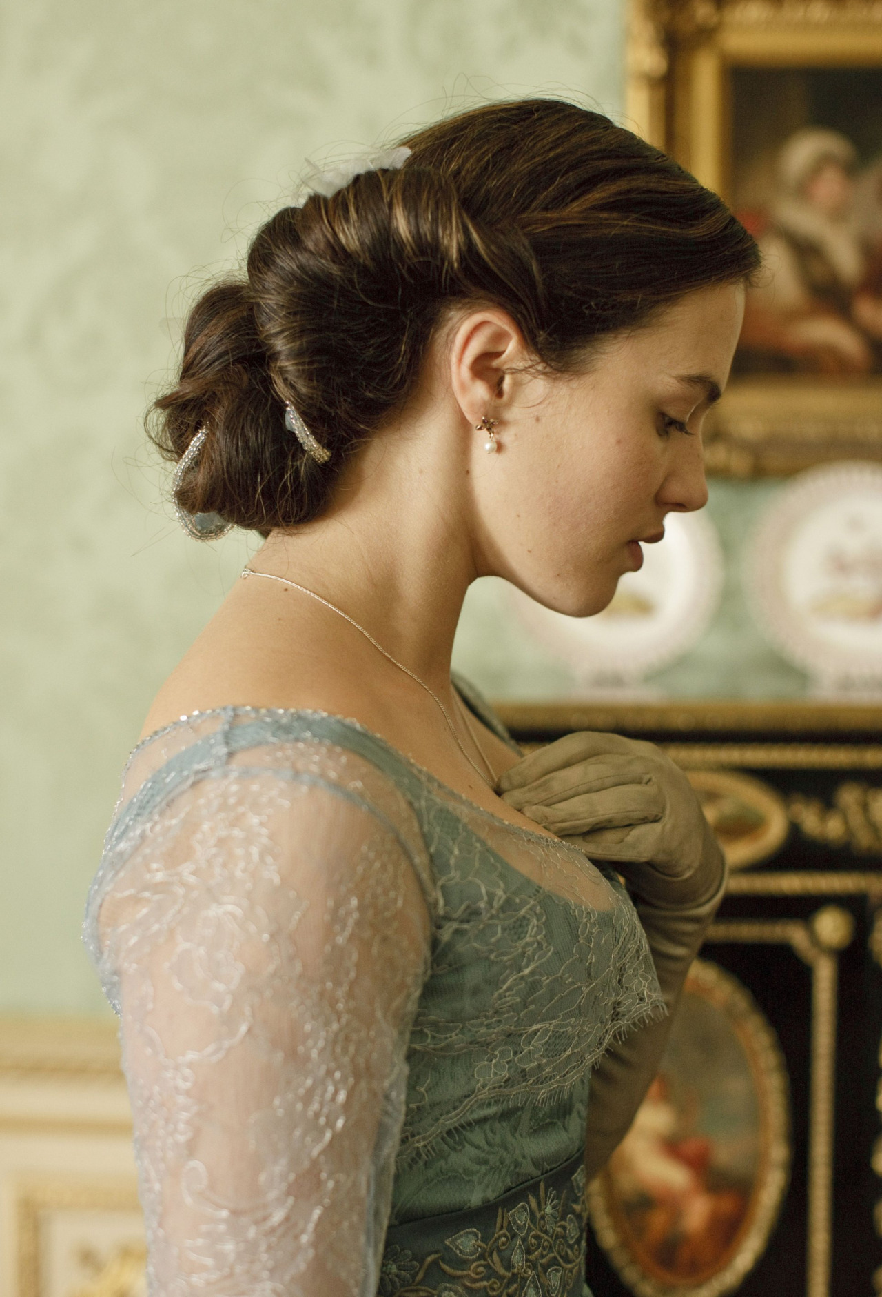 the-garden-of-delights:     Jessica Brown Findlay as Lady Sybil Crawley in Downton