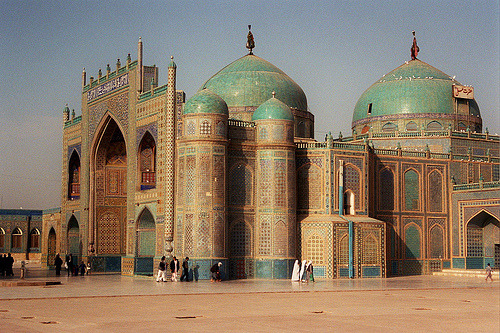 twentyfoursunsblog:Shrine of Hazrat Ali: The Blue Mosque in Mazar-e Sharif