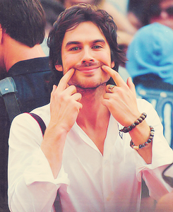 25-28/50 pictures of Ian Somerhalder            