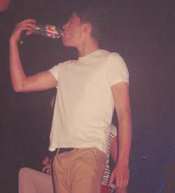 coldmalik:  who can drink water like that